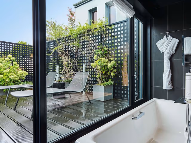 Signature Suite, 1 King Bed (Teck Executive)