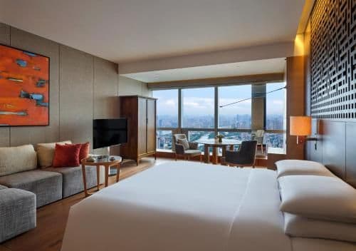 1 King Bed River View