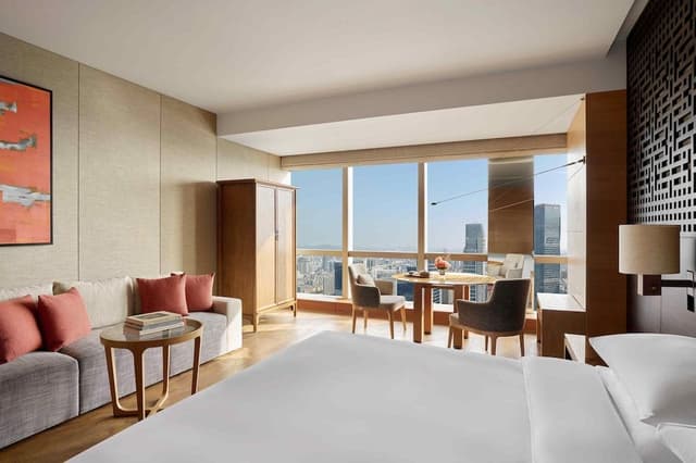 1 King Bed River View