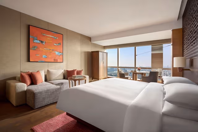 1 King Bed River View
