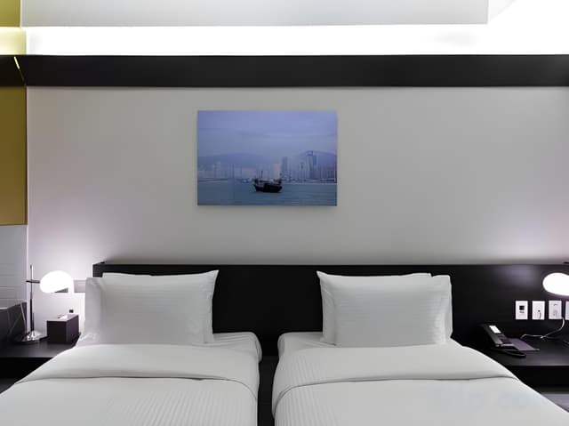 Standard Latex Twin Room