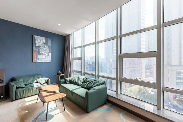 Suite (Coin Building View)