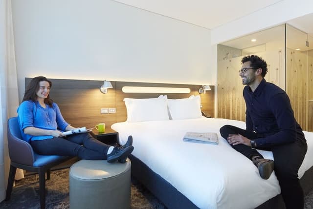 Standard Room, 1 King Bed