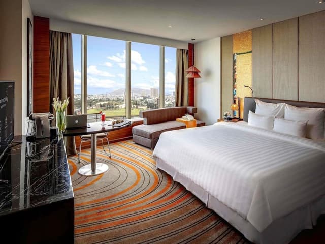 Executive Room, 1 King Bed, Club Lounge Access