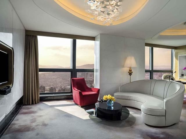 Club Suite, 1 King Bed, Club Lounge Access (Prestige)