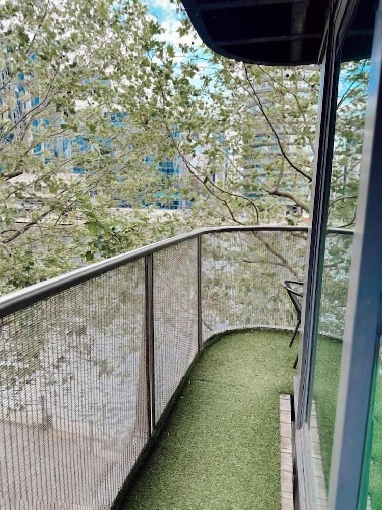 Rojen Apartments Canary Wharf4