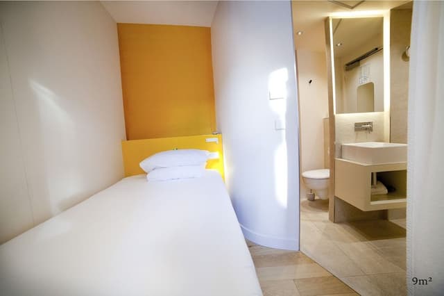 Business Single Room, 1 Large Twin Bed