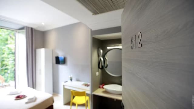 Standard Double Room, Small Bathroom