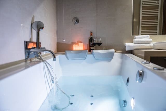 Romantic Studio Suite, Hot Tub