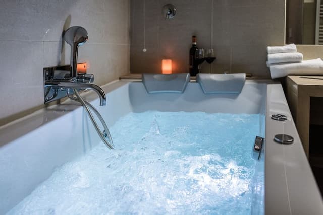 Romantic Studio Suite, Hot Tub