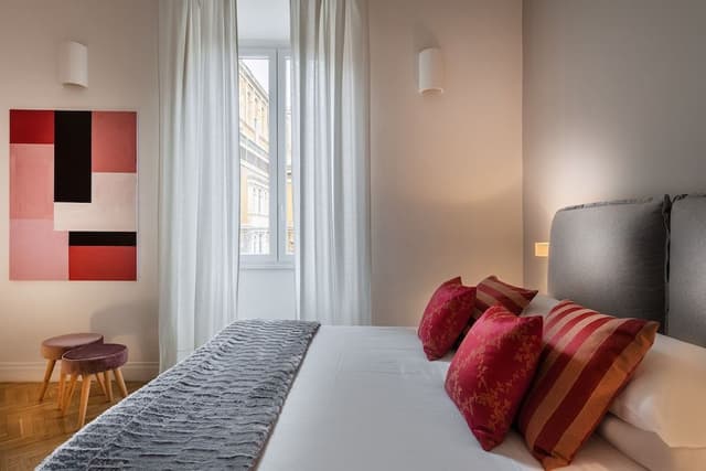 Deluxe Suite, City View