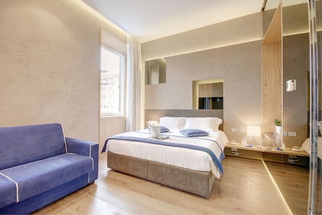 Suite, City View