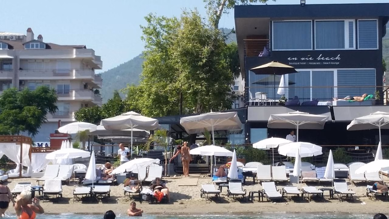 En Vie Beach1
