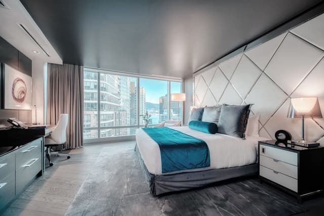 Executive One Bedroom Suite (King + Balcony + Bath)