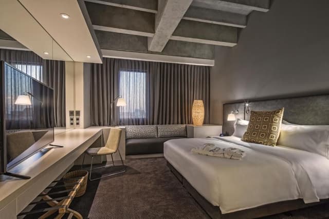 Superior King Room