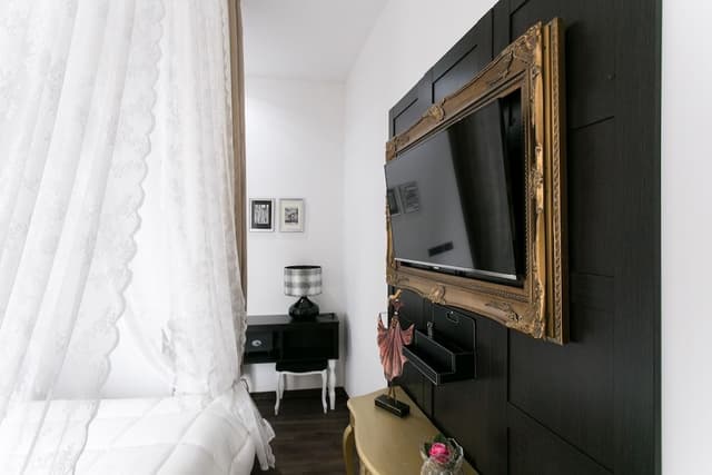 Gold Apartment