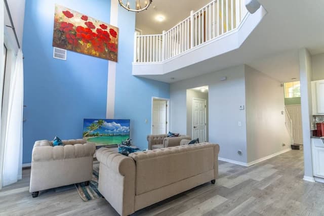 House (8523 Emerald Island)