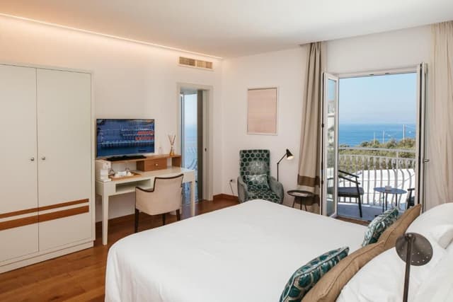 Deluxe Double Room with Side Sea View