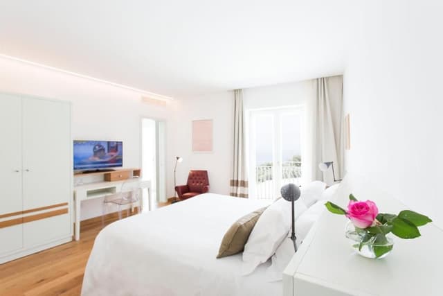 Deluxe Double Room with Side Sea View