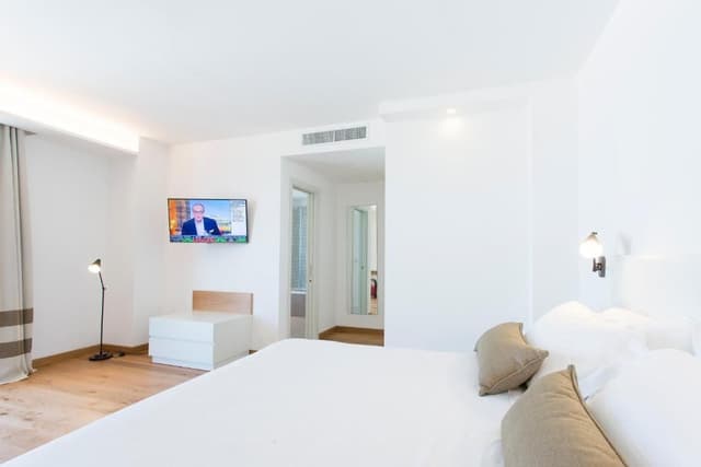 Deluxe Double Room with Side Sea View
