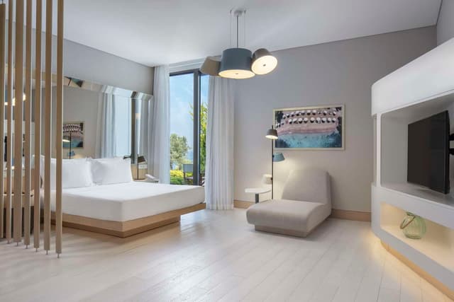 FAMILY SUITE W/PRIVATE POOL AND GARDEN VIEW