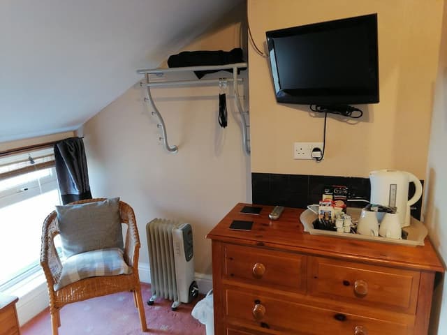 Double Room, Ensuite (Top Floor Rear)