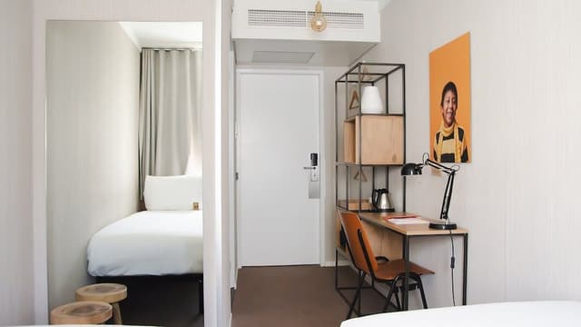 Good Room (Twin)