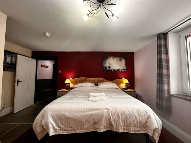 Double Room, Ensuite, Ground Floor (Red Room)