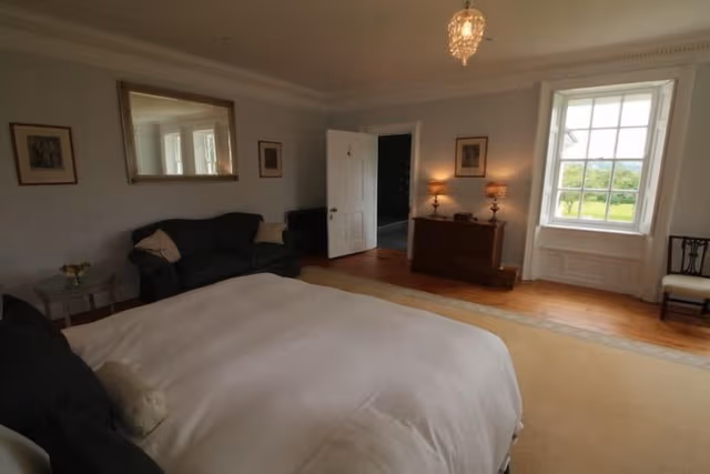 Honeymoon Suite