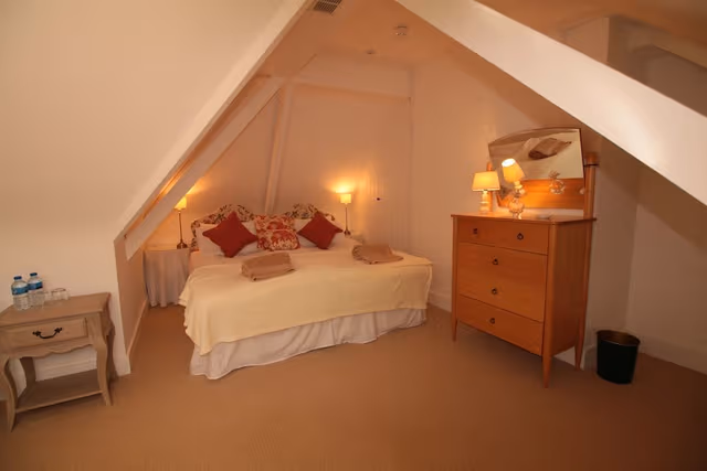 Suite, 3 Bedrooms
