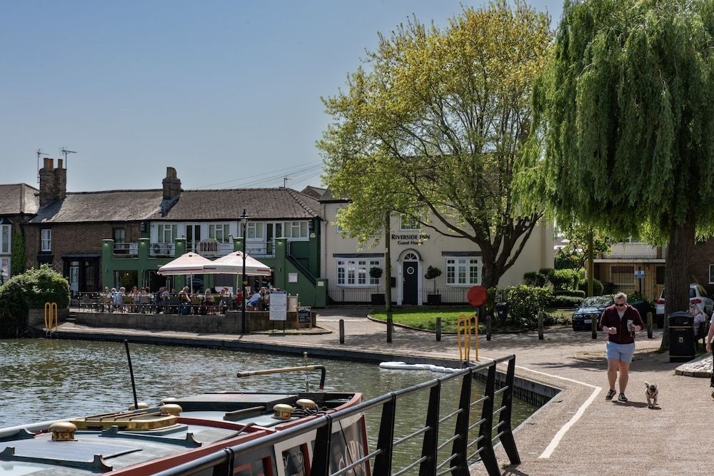 Riverside Inn Guest House2