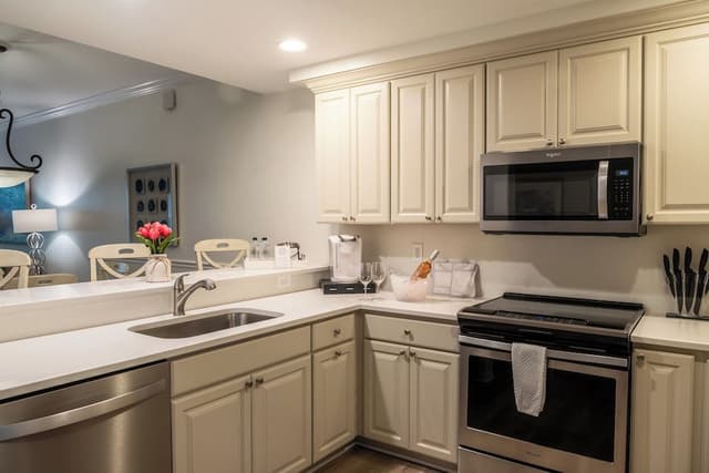 Condo, 2 Bedrooms