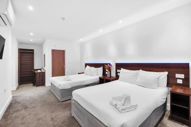 Quadruple Room, Ensuite