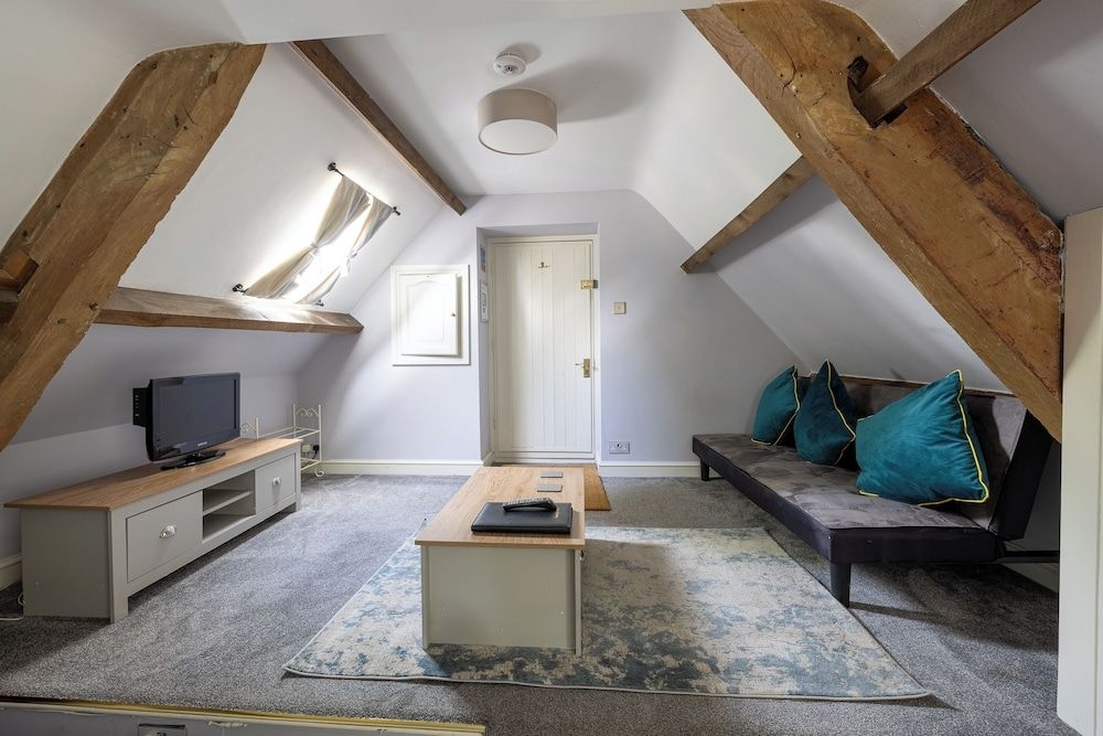 The Coach House4