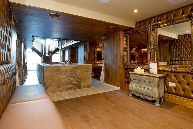 Exclusive Room