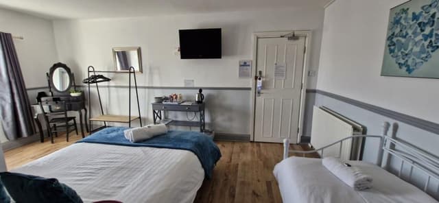 Double Room (Room 10)