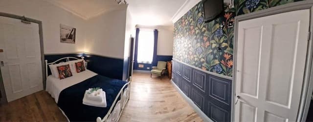 Double Room (Room 5)