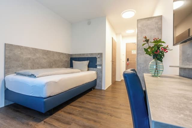 Basic Single Room, Garden View