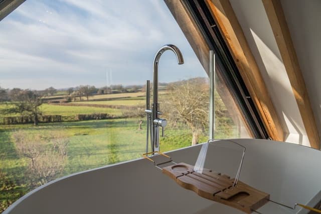 Deluxe Double Room, Ensuite (With free-standing bath)