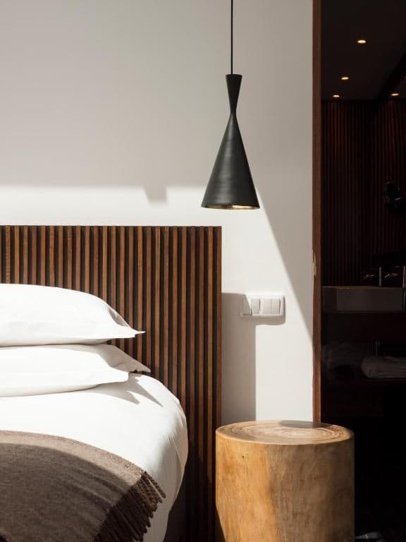 Land Suite