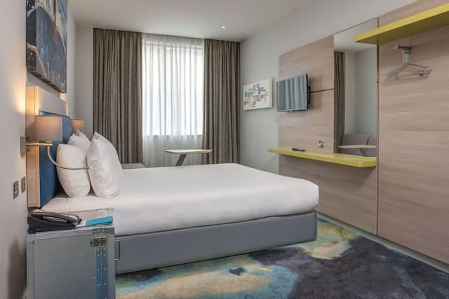 Room, 1 Queen Bed (The Queen)