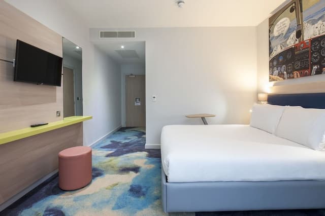 Room, 1 Queen Bed (The Queen)