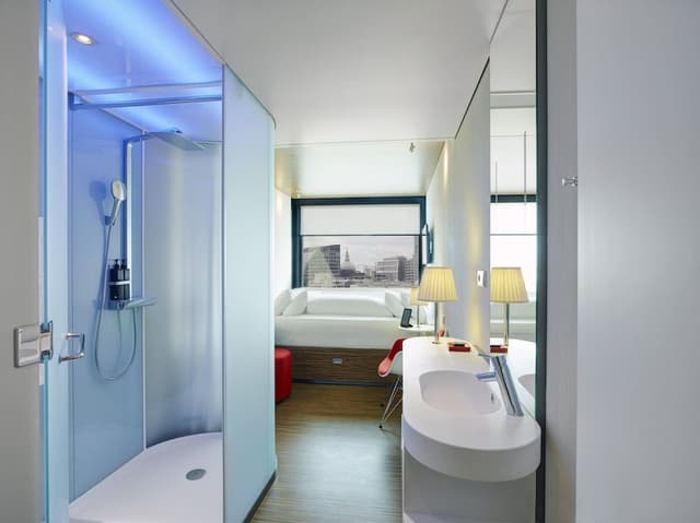 Room, 1 King Bed (High Floor)