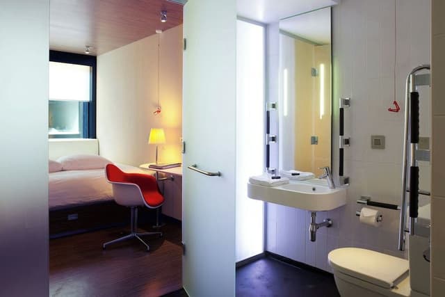 Room, 1 King Bed (Mobility Accessible, Roll-In Shower)