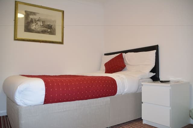Ensuite Family Room Lower Ground Floor