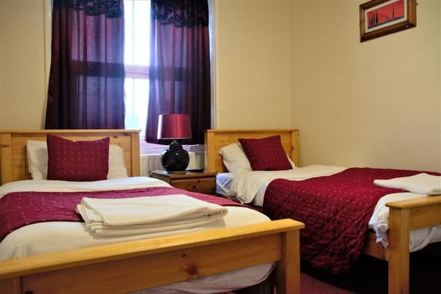 Twin Room, Ensuite