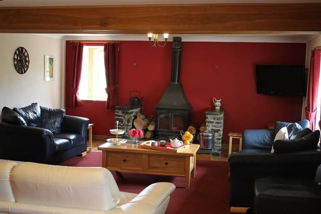 House, 5 Bedrooms
