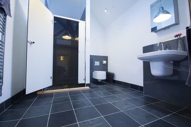 House, 4 Bedrooms