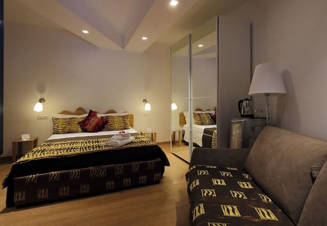 Comfort Room, 1 Queen Bed with Sofa bed, Private Bathroom