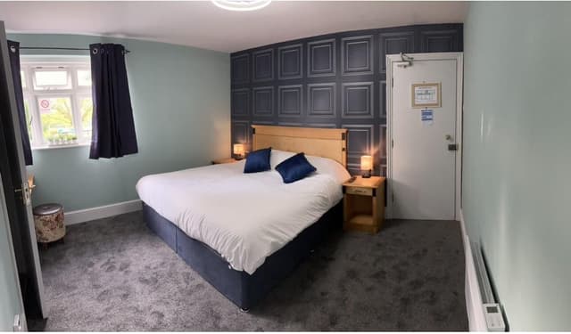 Double room-Comfort-Ensuite with Shower